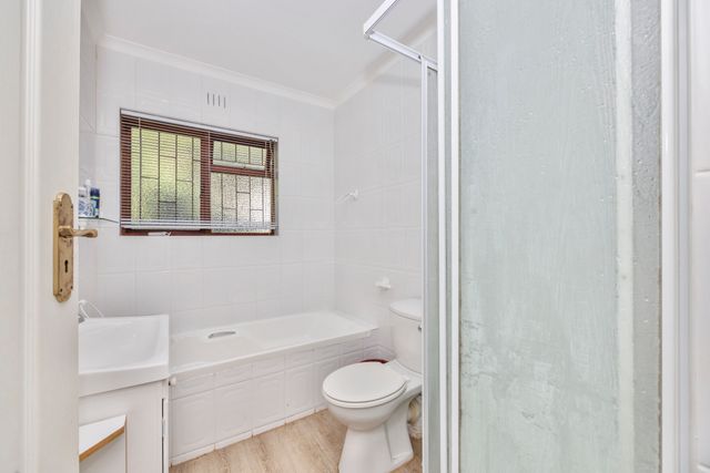 To Let 6 Bedroom Property for Rent in Fish Hoek Western Cape